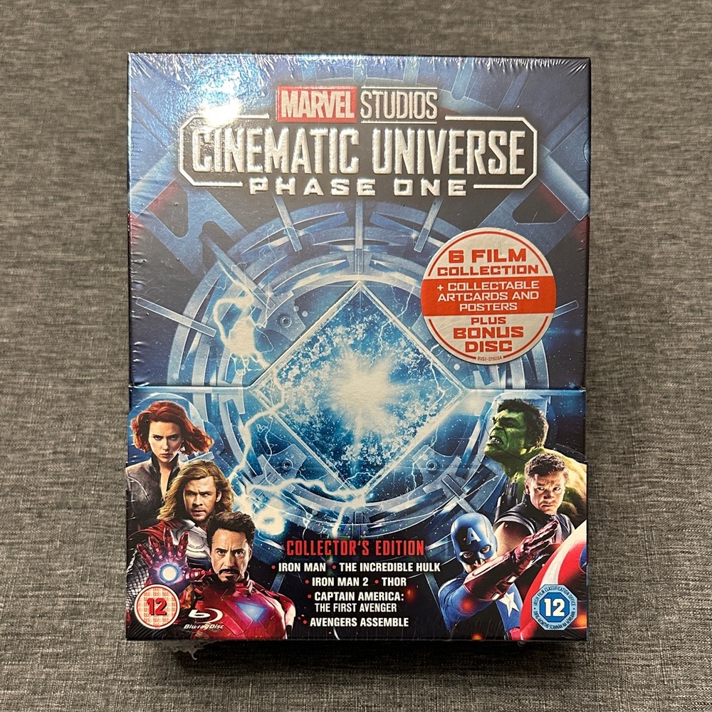 Marvel Studios Cinematic Universe Phase One Collector's Edition - Blue and Red